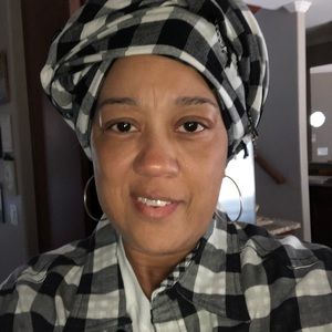 Meet your Posher, Joell